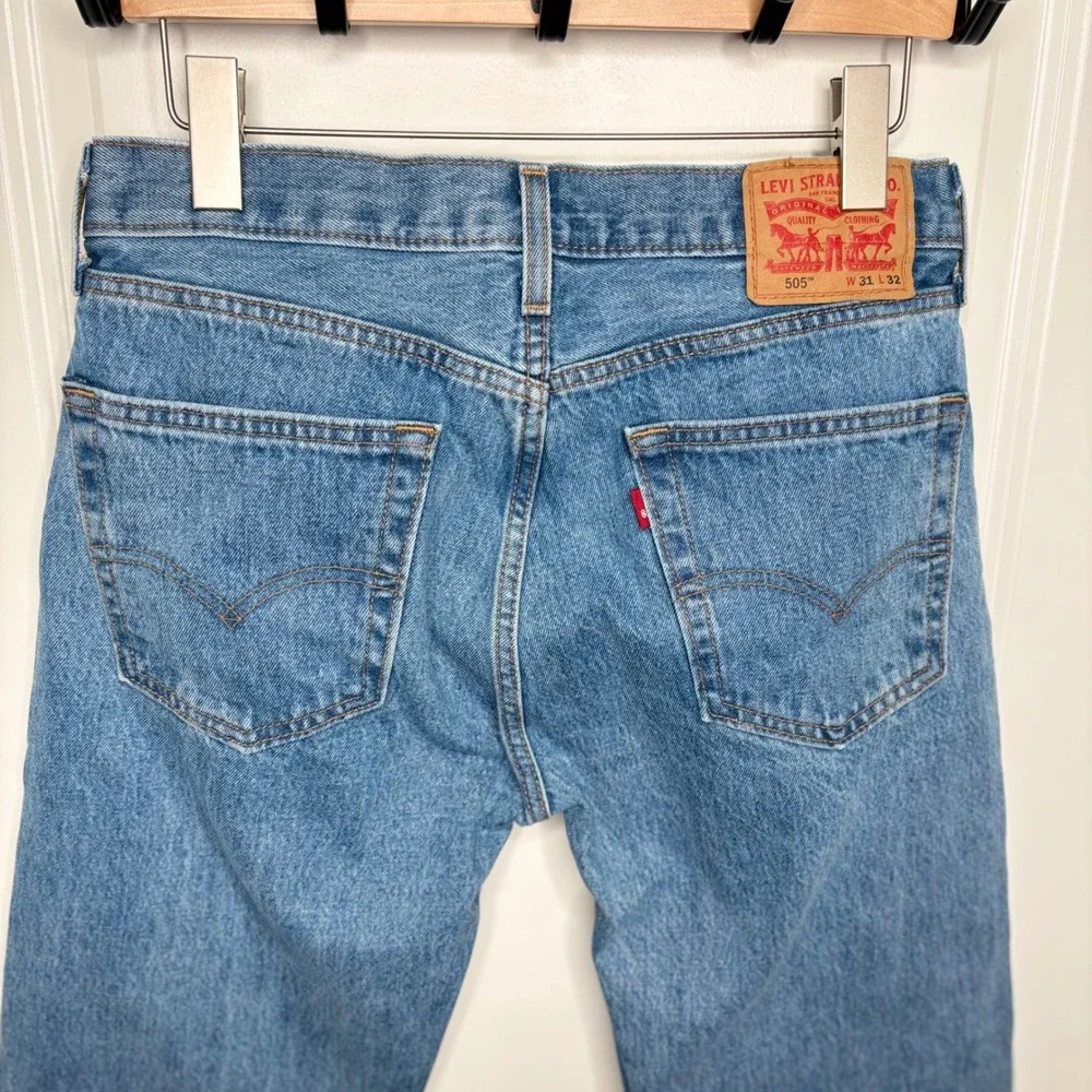 Levis 505 Jeans Regular Fit Straight Leg Mens 31x32 Blue Medium Wash 100% Cotton